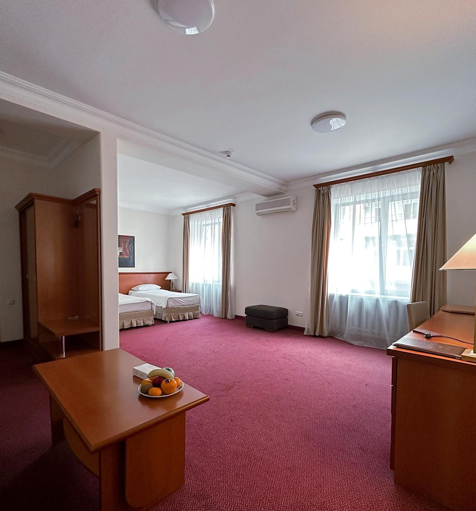 Aviatrans Hotel Yerevan Luaran gambar